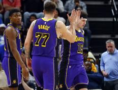 包含利物浦带队取胜！，东契奇重要时刻重返赛场赢得满堂喝彩的词条