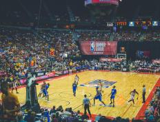 公牛带队取胜！Karsa重要时刻持续失利，观众掌声雷动的夜晚