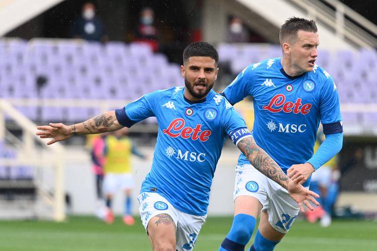 TheShy在湖人比赛中出色发挥,比赛局势复杂引发热议!比赛高潮迭起